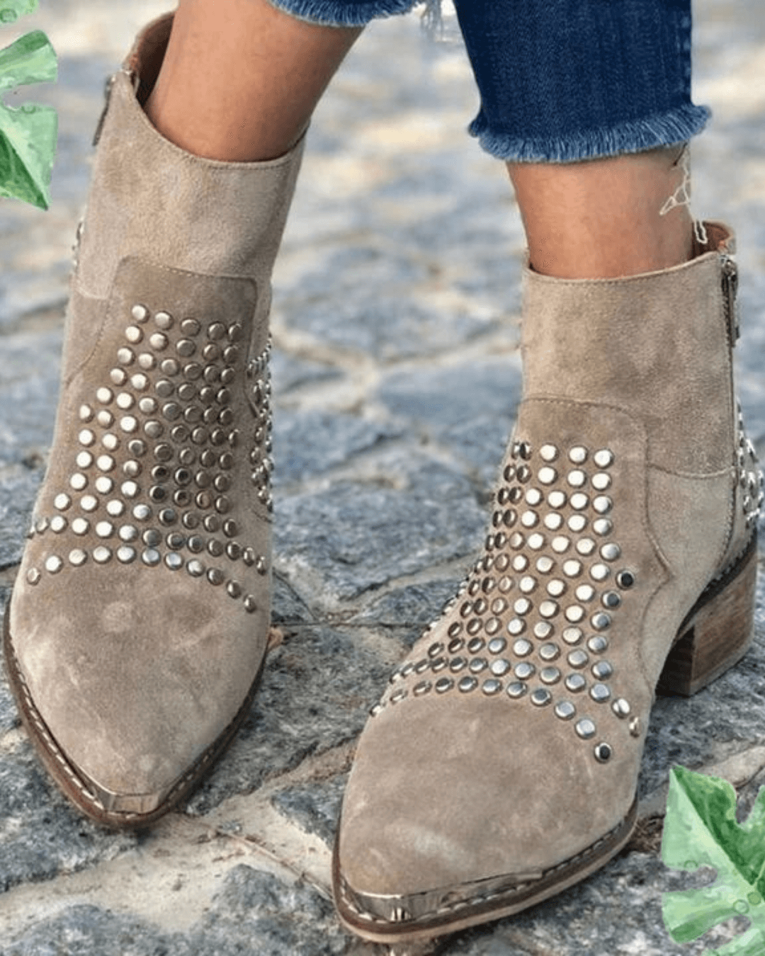 VALENTINA | KNÖCHELHOHE STIEFEL MIT NIETEN