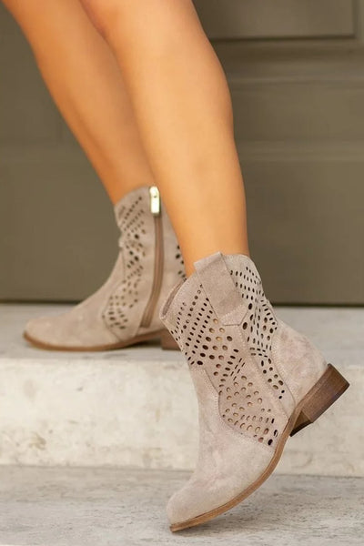 ROSSANA | PERFORIERTE STIEFELETTE MIT SEITLICHEM REISSVERSCHLUSS