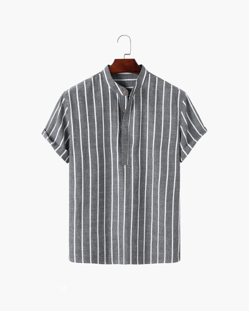 Marineblaues Poloshirt