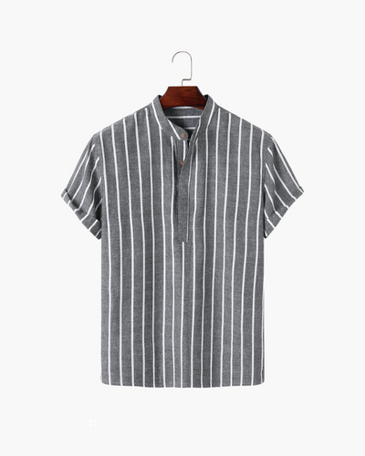 Marineblaues Poloshirt