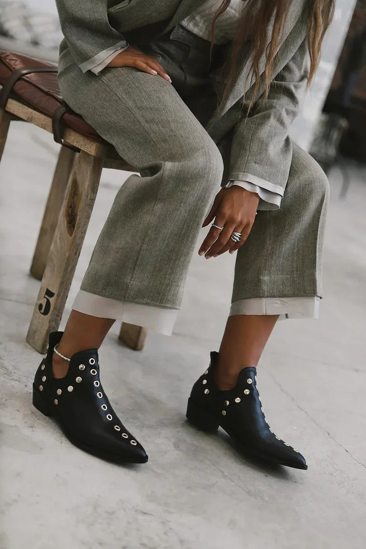 LILA | BESETZTE SPITZE STIEFEL
