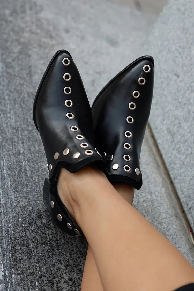 CATERINA | NIETENSTIEFELETTE MIT KLOBIGEM ABSATZ