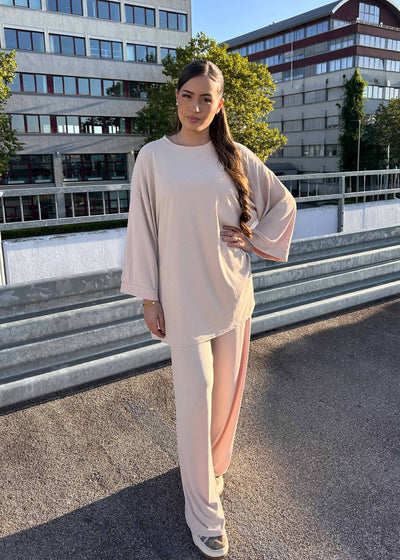 Cord-Set mit Oberteil und Hose Weiß