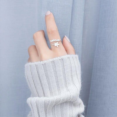 Verstellbarer Ring aus 925er Silber mit handgemaltem Emaille-Wildblumen-Motiv