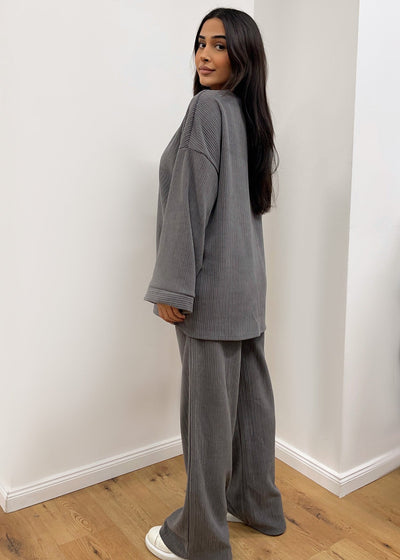 Cord-Set mit Oberteil und Hose Grau