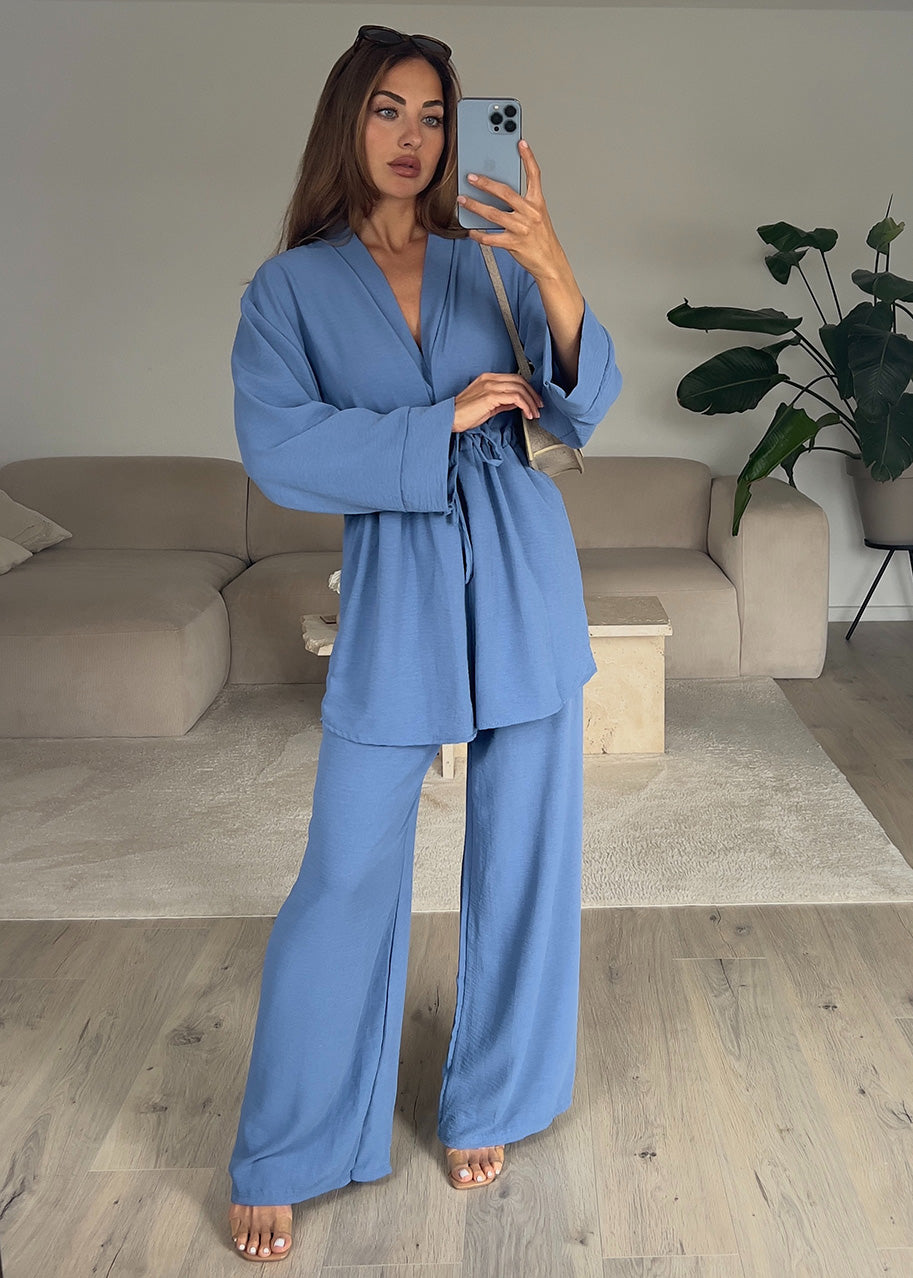 Set aus Oberteil und Hose Blau