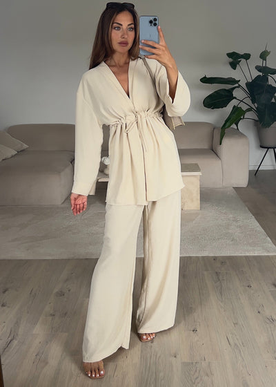 Set aus Oberteil und Hose Beige