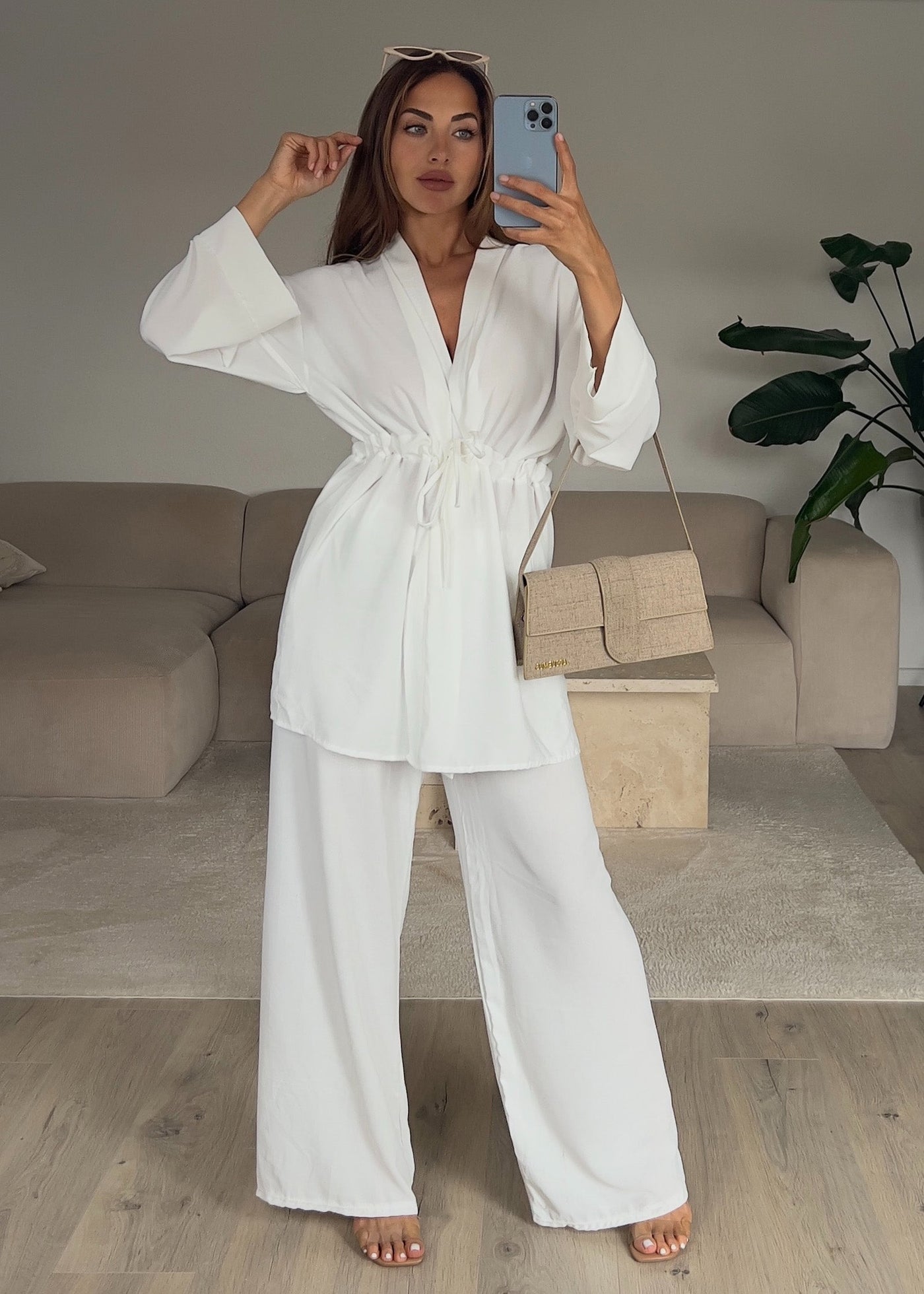 Set aus Oberteil und Hose Weiß