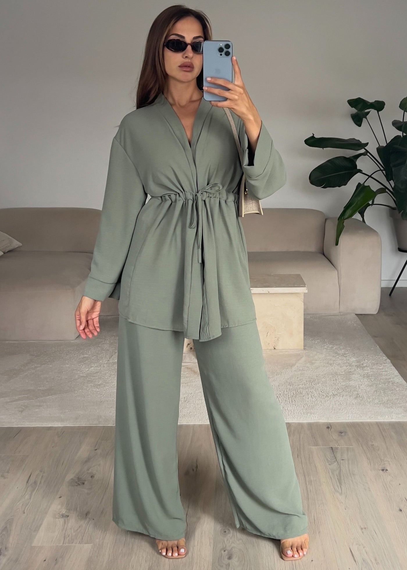 Set aus Oberteil und Hose Khaki