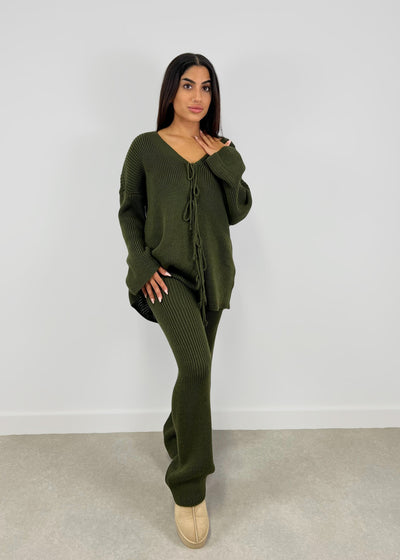 Set aus Cardigan mit Schleifen und Hose