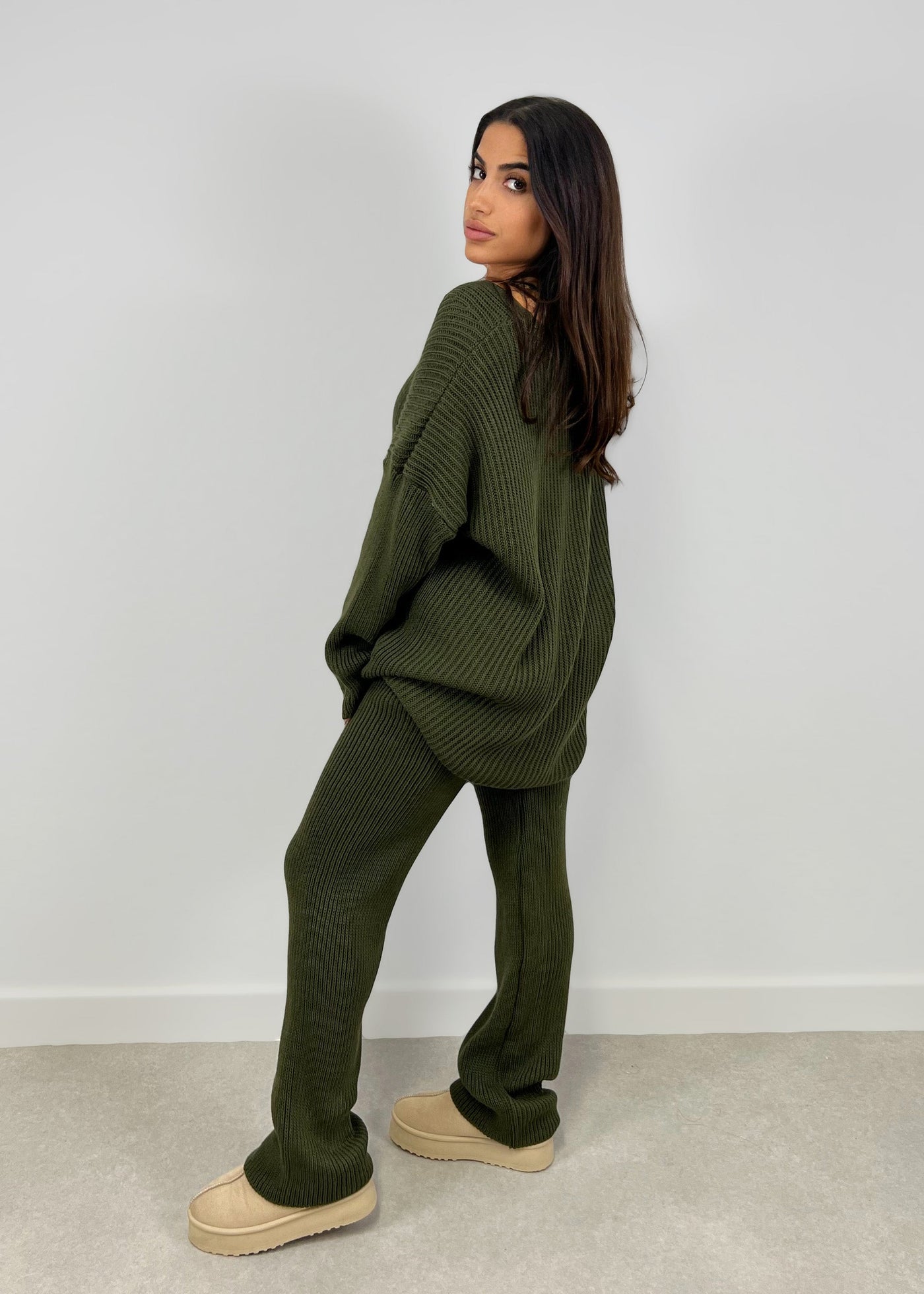 Set aus Cardigan mit Schleifen und Hose