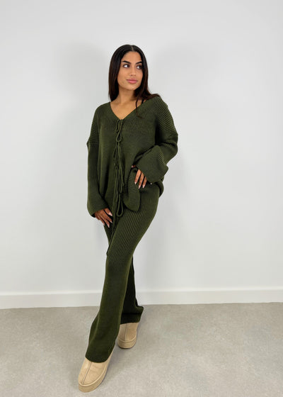 Set aus Cardigan mit Schleifen und Hose