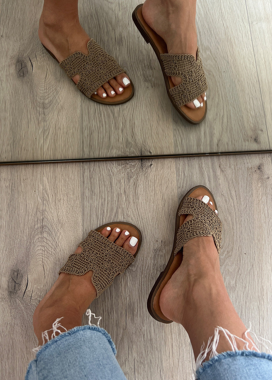 Sandalen mit gehäkeltem Look Taupe