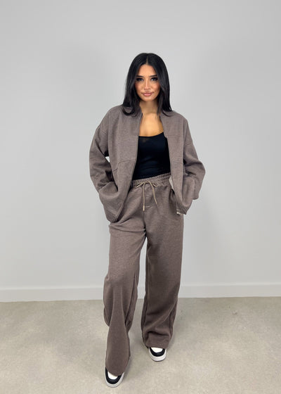 Lounge-Set mit Reißverschlussjacke und weiten Hosen Taupe
