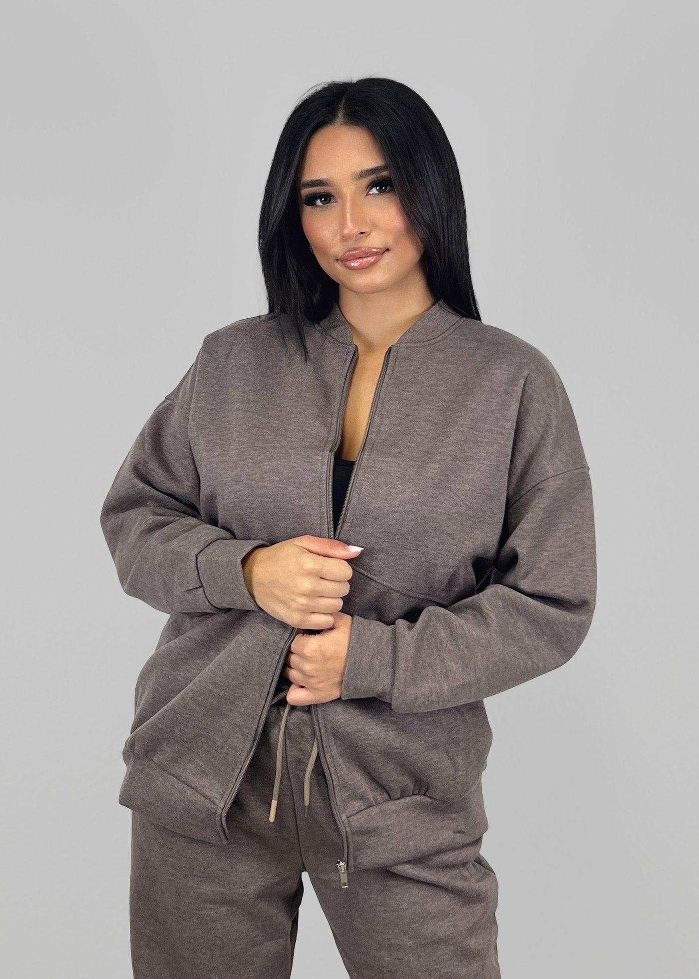 Lounge-Set mit Reißverschlussjacke und weiten Hosen Taupe