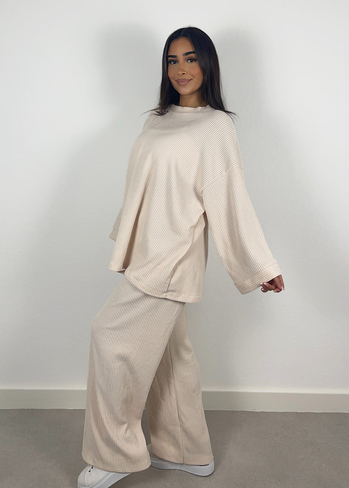 Cord-Set mit Oberteil und Hose Beige