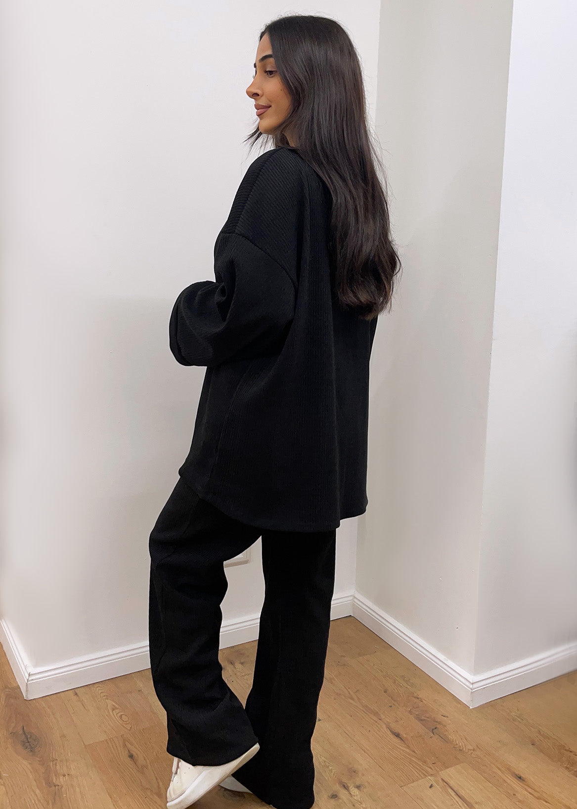Cord-Set mit Oberteil und Hose Schwarz