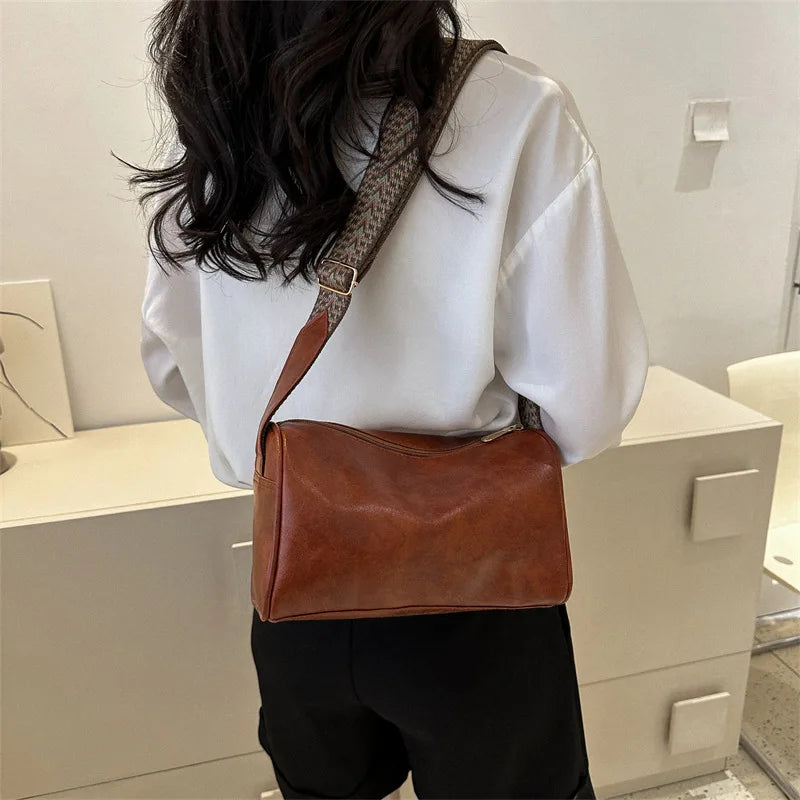 Moona | Vintage Crossbody Tasche mit gewebtem verstellbarem Riemen