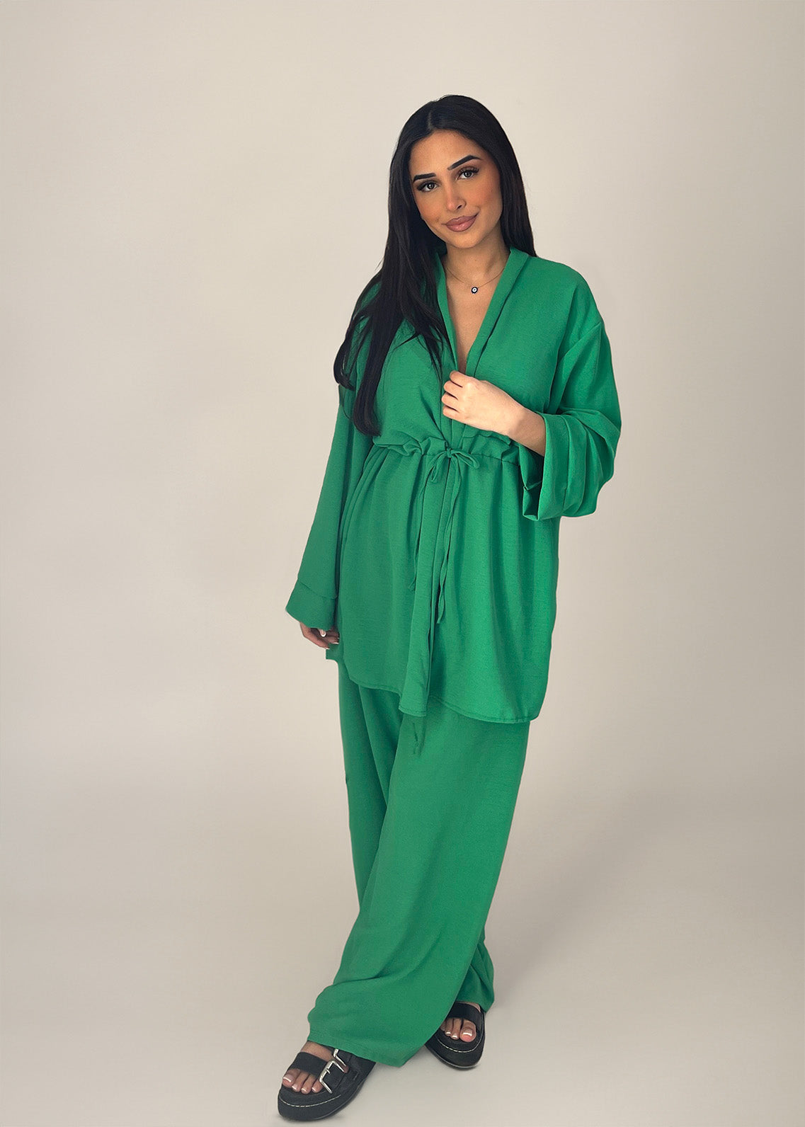 Set aus Oberteil und Hose Grün