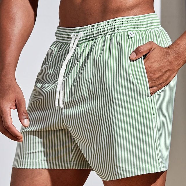 Lässige gestreifte Boardshorts
